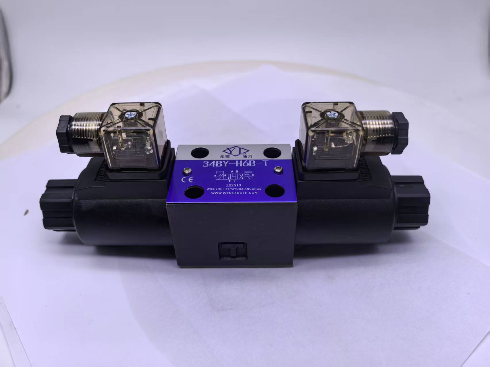 YL/油力 换向阀 34BY-H6B-T 电磁/阀体带指示灯/其他要求：配套液控单向叠加阀 内六角螺栓\M5*100\06Cr19Ni10\普通\8.8级 单位:件